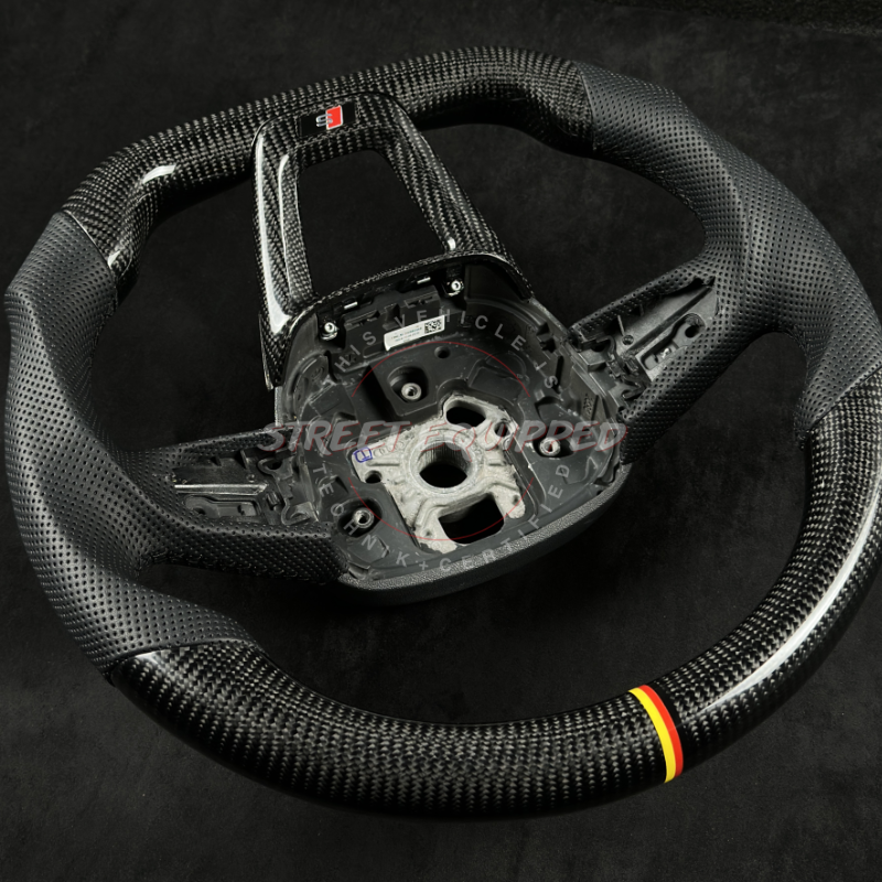 Audi Custom Carbon Steering Wheel - V1 Square Airbag